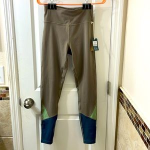 NWT Tentree InMotion High Rise Leggings. Grey/teal/mint color block.…